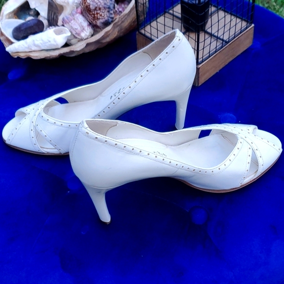 Peep-toe Pin-up Heels 👠 - Picture 1 of 6